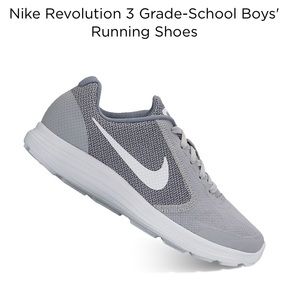 Nike Revolution 3 Sneakers